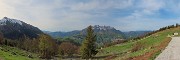 08 Dal parcheggio d'Alpe Arera (1600 m) vista panoramica con Alben